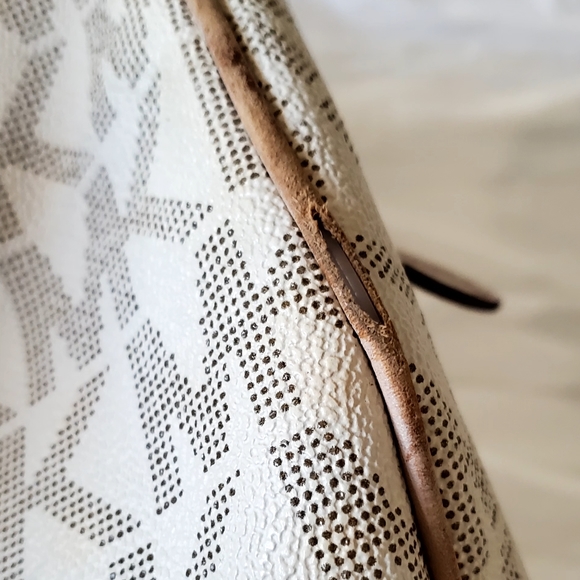 Michael Kors Satchel - Picture 2 of 16